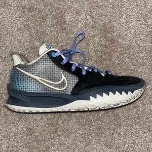 Kyrie Irving basketball shoe